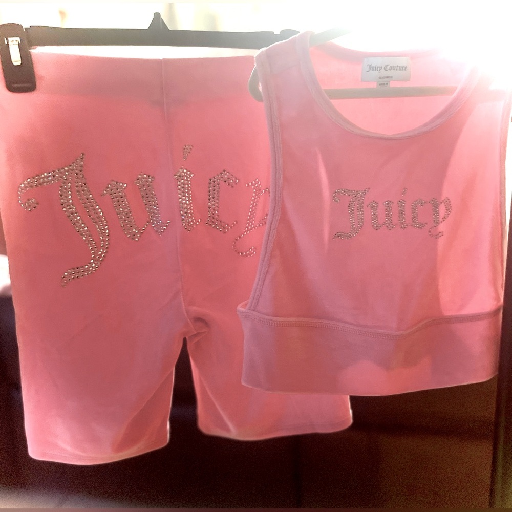 Juicy Couture NWOT Pink biker shorts and Racerback Top Set💗💎✨
